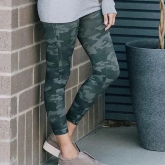 New SPANX Cropped Length Leggings - Picture 10 of 10